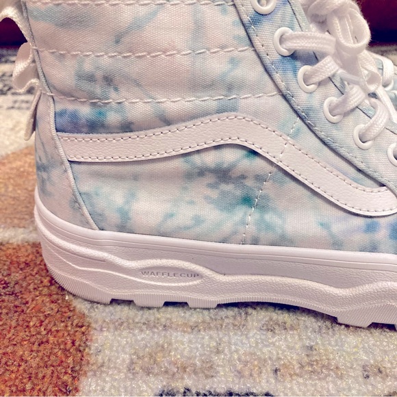 VANS SK8-HI SENTRY WOMENS Size 8.5 Lugged High Top boot Tie dye Blue Platform - Picture 2 of 15